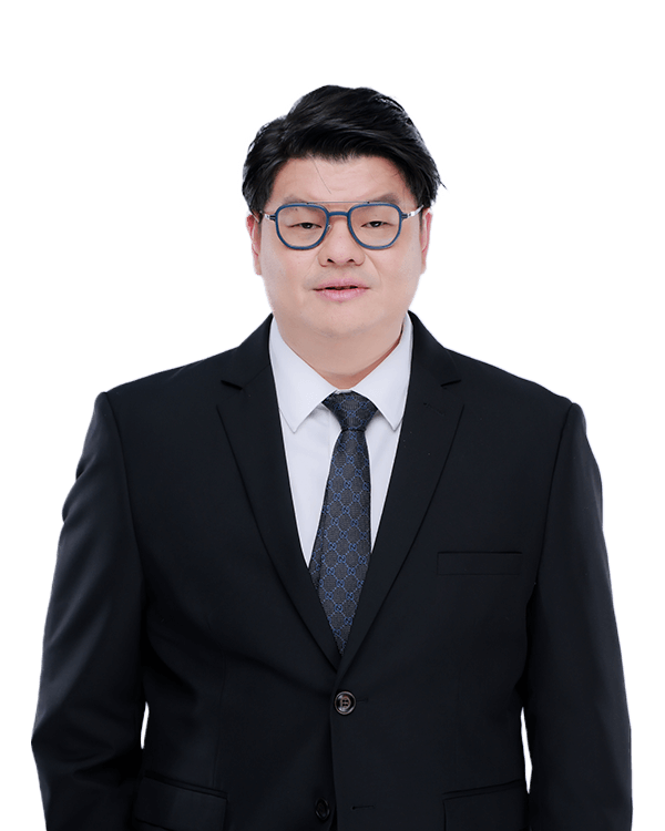 นายชยุต ไตรพิพิธสิริวัฒน์